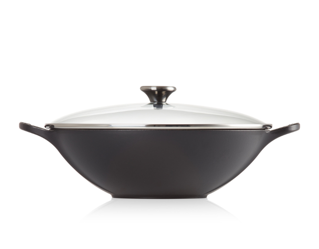 Panela Wok Signature Matte Black 32 cm | Le Creuset® Brasil - Site